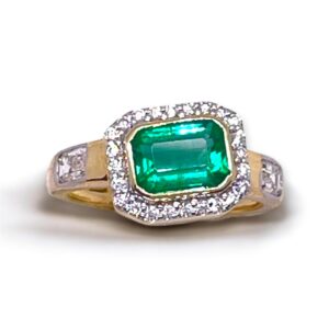 Emerald and diamond ring in yellow gold in bezel setting, Oms milano, Harsh Khandelwal Jewellery