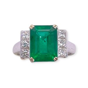 Emerald cut emerald and diamond ring in white gold, Harsh Khandelwal Jewellery, Oms milano