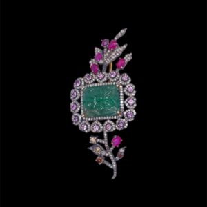 Flower motif brooch in silver | A13857