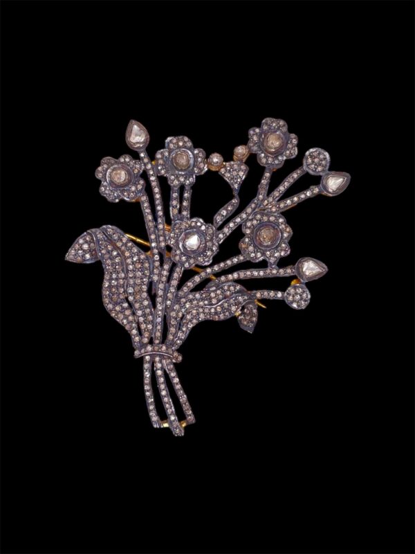 Flowers motif Brooch in Silver